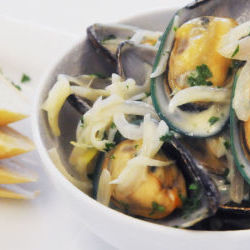 Organic Mussels with White Wine Cream Sauce